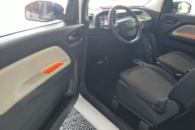 Used Wuling Hongguang MINIEV 2022 Zizai Version Lithium Iron Phosphate Driver Seat