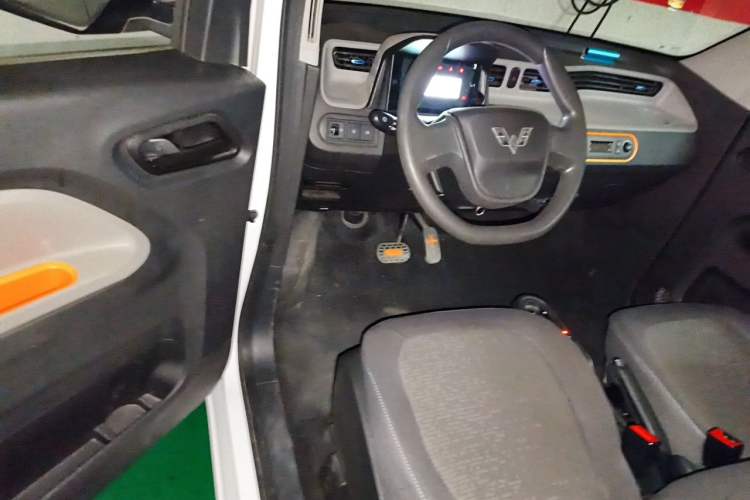 Used Wuling Hongguang MINIEV 2022 Easy Version Lithium Iron Phosphate Driver Seat