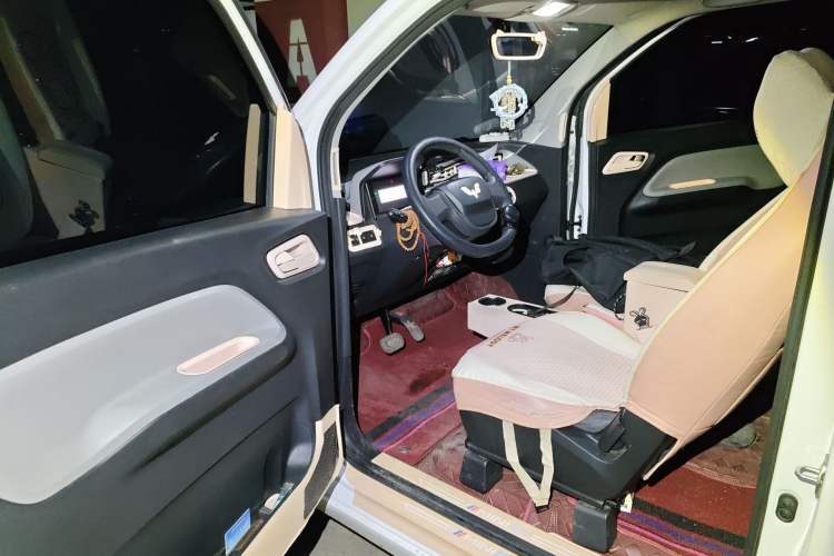 Used Wuling Hongguang MINIEV 2022 Easy Version Lithium Iron Phosphate Driver Seat