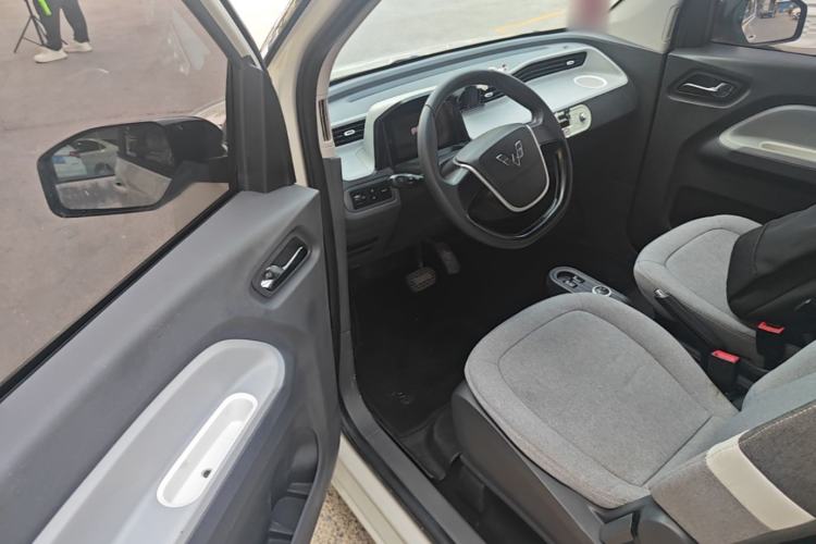 Used Wuling Hongguang MINIEV 2022 Macaron Premium Model – Lithium Iron Phosphate Driver Seat