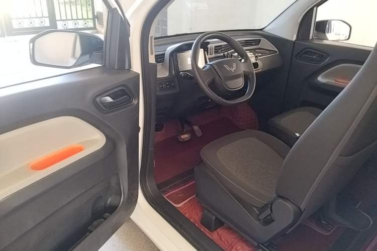 Used Wuling Hongguang MINIEV 2022 Macaron Premium Model – Lithium Iron Phosphate Driver Seat