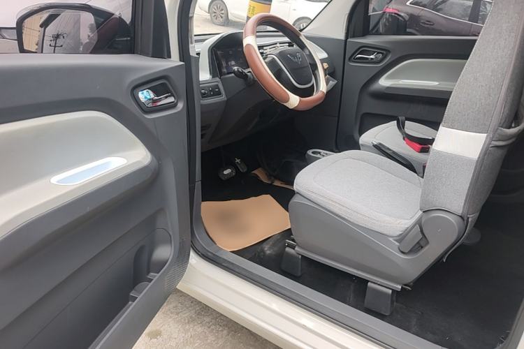 Used Wuling Hongguang MINIEV 2022 Macaron Fashion Model Lithium Iron Phosphate Driver Seat