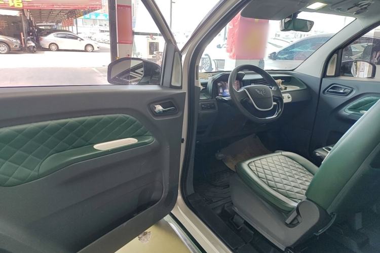 Used Wuling Hongguang MINIEV 2022 Macaron Fashion Edition Lithium-Nickel-Cobalt-Alpha-oxide Driver Seat