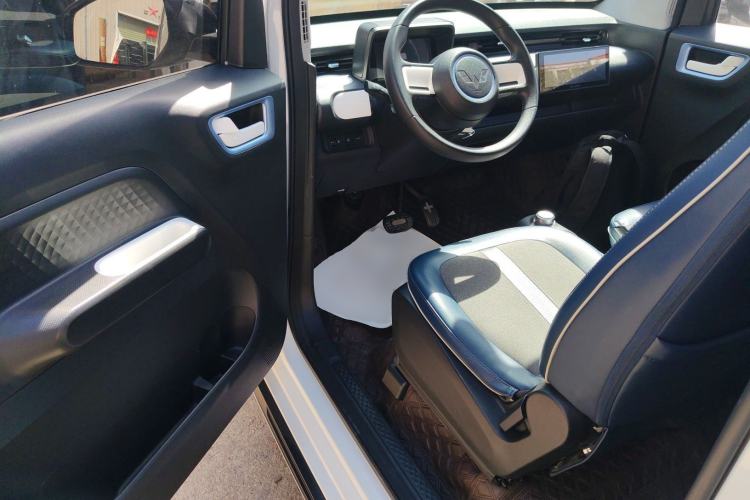 Used Wuling Hongguang MINIEV 2022 GAMEBOY 300km Enthusiast Model with Lithium Iron Phosphate Driver Seat
