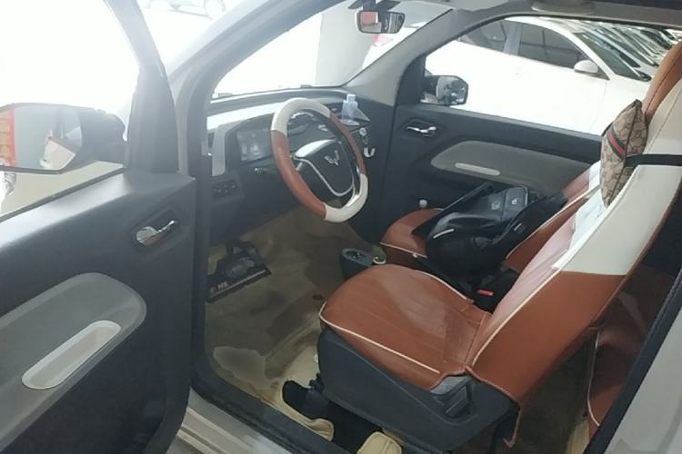 Used Wuling Hongguang MINIEV 2022 Macaron Premium Model – Lithium Iron Phosphate Driver Seat