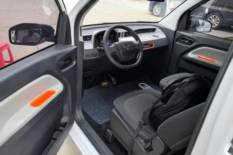 Used Wuling Hongguang MINIEV 2022 Zizai Version Lithium Iron Phosphate Driver Seat