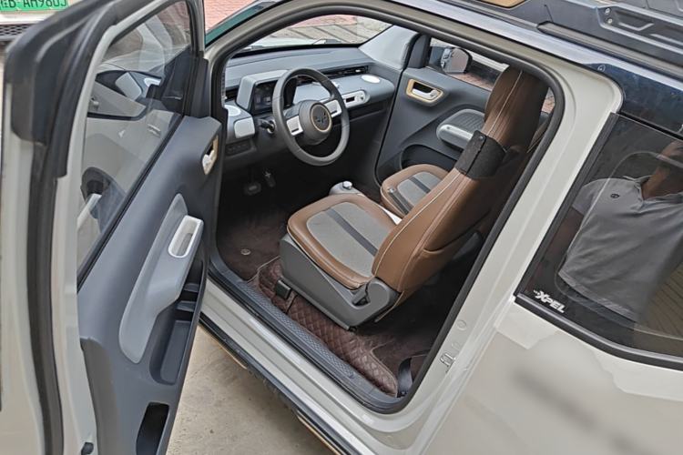 Used Wuling Hongguang MINIEV 2022 GAMEBOY 300km Enthusiast Model with Lithium Iron Phosphate Driver Seat