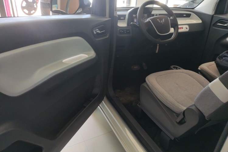 Used Wuling Hongguang MINIEV 2022 Macaron Premium Model – Lithium Ternary Battery Driver Seat