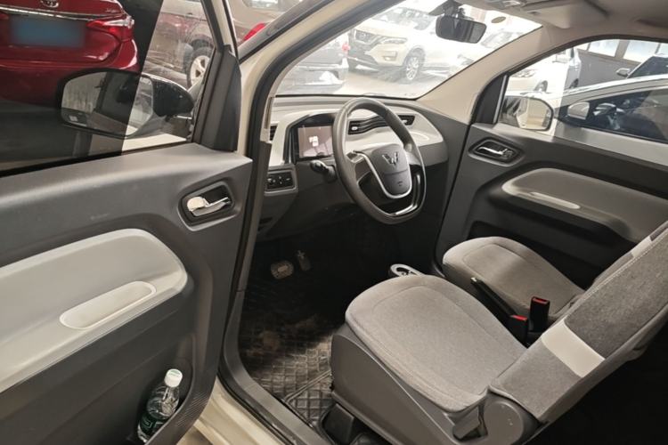 Used Wuling Hongguang MINIEV 2022 Macaron Premium Model – Lithium Iron Phosphate Driver Seat