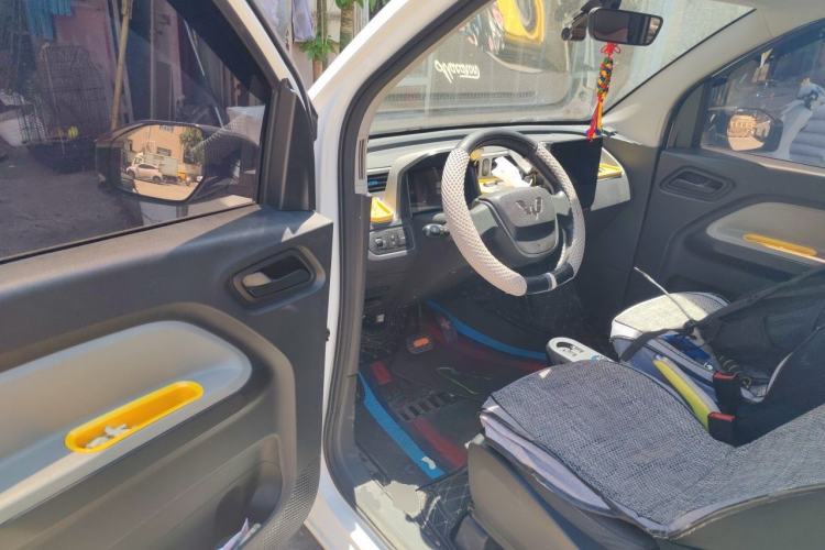 Used Wuling Hongguang MINIEV 2022 Macaron Fashion Model Lithium Iron Phosphate Driver Seat