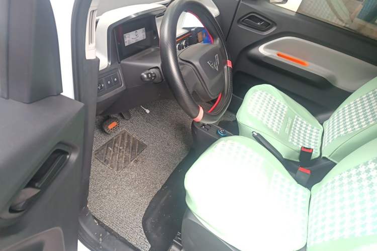 Used Wuling Hongguang MINIEV 2022 Easy Version Lithium Iron Phosphate Driver Seat