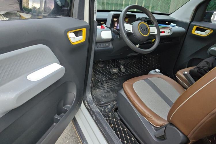 Used Wuling Hongguang MINIEV 2022 GAMEBOY 300km Enthusiast Model with Lithium Iron Phosphate Driver Seat