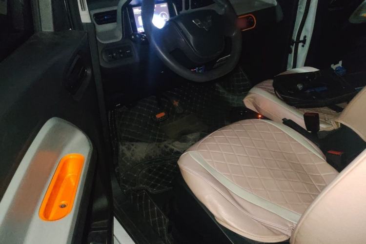 Used Wuling Hongguang MINIEV 2022 Zizai Version Lithium Iron Phosphate Driver Seat