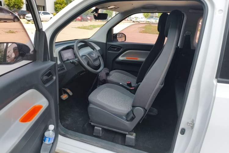 Used Wuling Hongguang MINIEV 2022 Easy Version Lithium Iron Phosphate Driver Seat