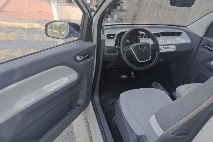 Used Wuling Hongguang MINIEV 2022 Macaron Fashion Model Lithium Iron Phosphate Driver Seat