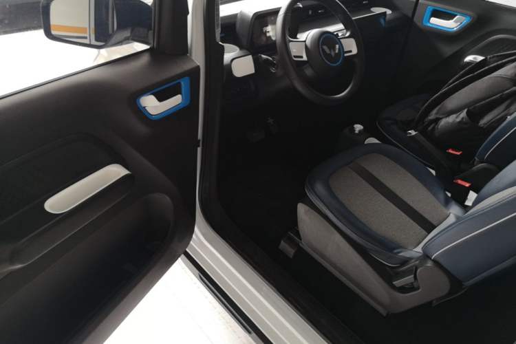 Used Wuling Hongguang MINIEV 2022 GAMEBOY 300km Enthusiast Model with Lithium Iron Phosphate Driver Seat