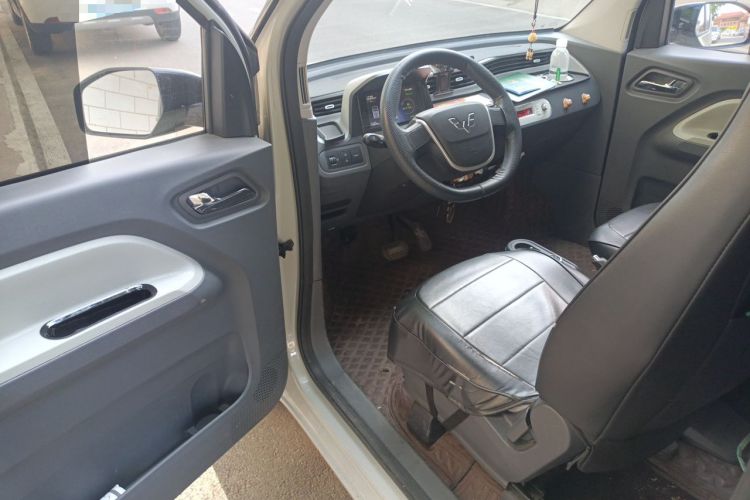 Used Wuling Hongguang MINIEV 2022 Macaron Premium Model – Lithium Iron Phosphate Driver Seat