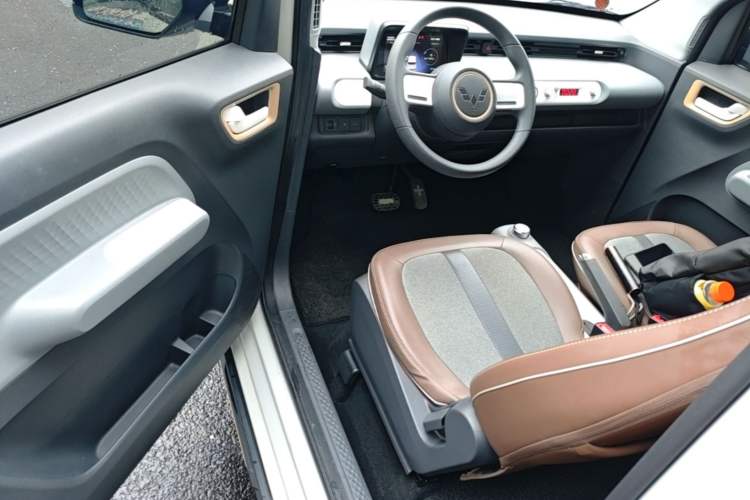 Used Wuling Hongguang MINIEV 2022 GAMEBOY 200km Gaming Edition with Lithium Iron Phosphate Driver Seat