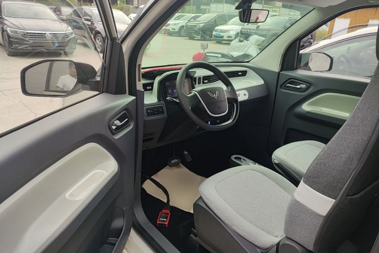 Used Wuling Hongguang MINIEV 2022 Macaron Premium Model – Lithium Iron Phosphate Driver Seat
