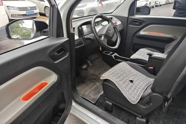 Used Wuling Hongguang MINIEV 2022 Easy Version Lithium Iron Phosphate Driver Seat