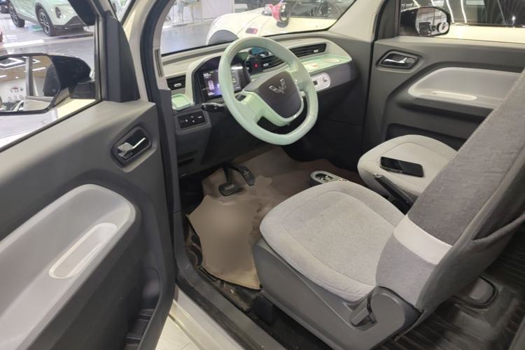 Used Wuling Hongguang MINIEV 2022 Macaron Premium Model – Lithium Iron Phosphate Driver Seat