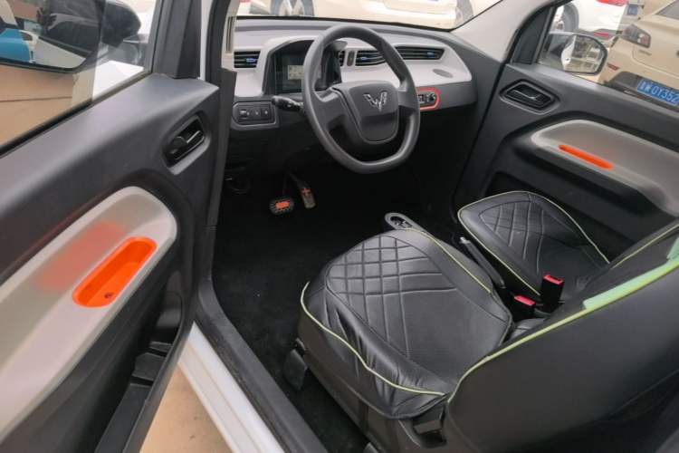 Used Wuling Hongguang MINIEV 2022 Easy Version Lithium Iron Phosphate Driver Seat