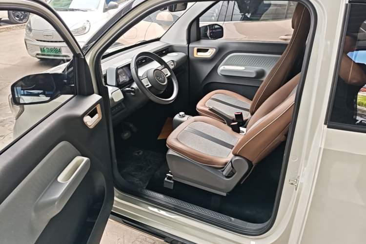 Used Wuling Hongguang MINIEV 2022 GAMEBOY 300km Enthusiast Model with Lithium Iron Phosphate Driver Seat