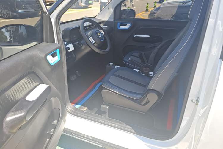 Used Wuling Hongguang MINIEV 2022 GAMEBOY 300km Enthusiast Model with Lithium Iron Phosphate Driver Seat