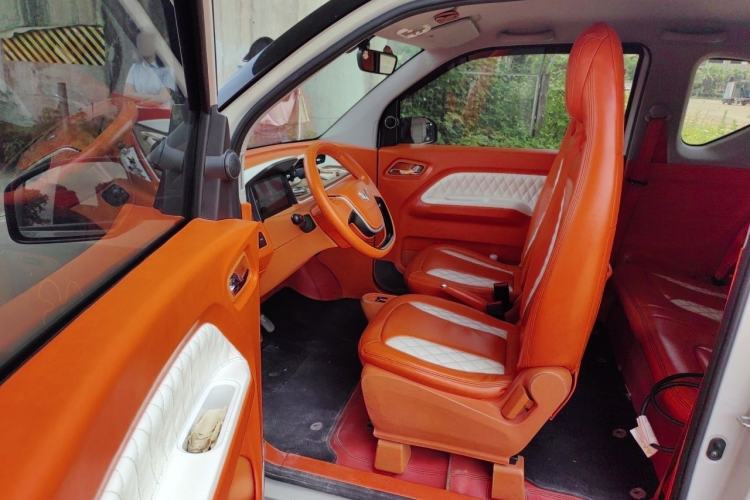 Used Wuling Hongguang MINIEV 2022 Macaron Premium Model – Lithium Iron Phosphate Driver Seat