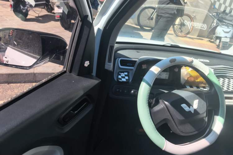 Used Wuling Hongguang MINIEV 2022 Zizai Version Lithium Iron Phosphate Driver Seat