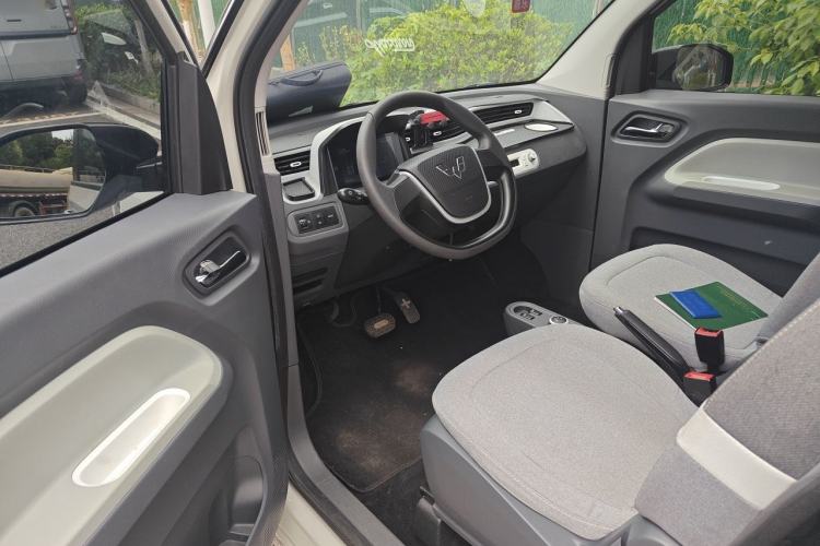 Used Wuling Hongguang MINIEV 2022 Macaron Fashion Model Lithium Iron Phosphate Driver Seat