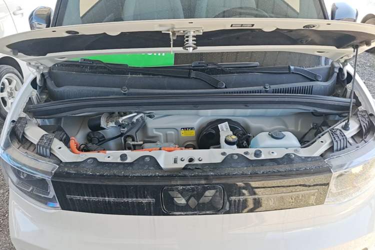 Used Wuling Hongguang MINIEV 2022 Macaron Fashion Edition Lithium-Nickel-Cobalt-Alpha-oxide Engine Bay