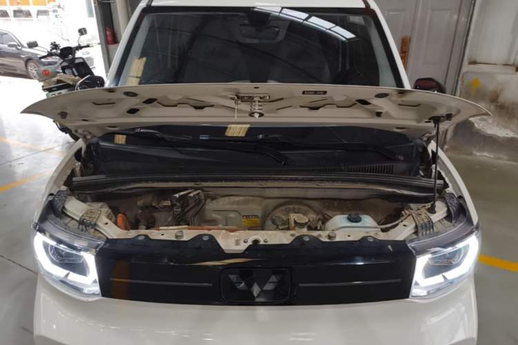 Used Wuling Hongguang MINIEV 2022 Macaron Premium Model – Lithium Iron Phosphate Engine Bay