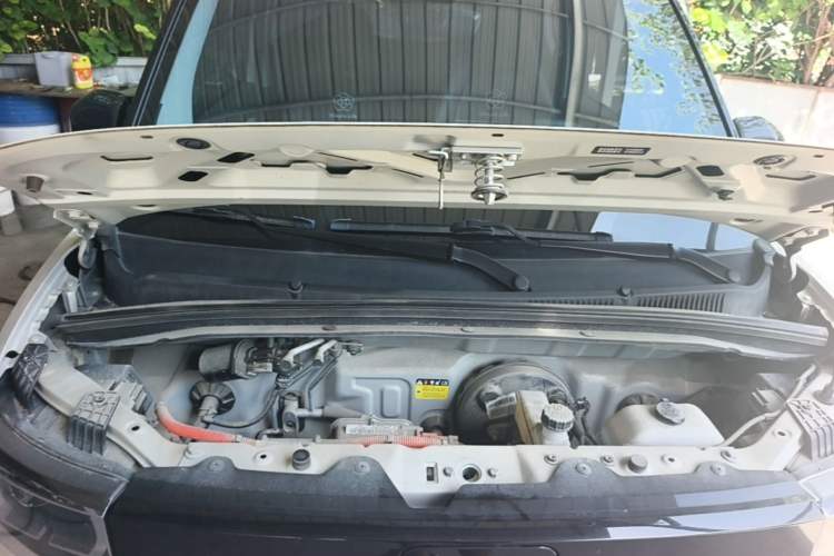 Used Wuling Hongguang MINIEV 2022 Macaron Premium Model – Lithium Iron Phosphate Engine Bay