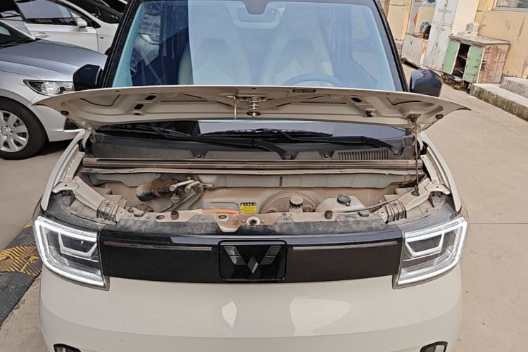 Used Wuling Hongguang MINIEV 2022 GAMEBOY 300km Enthusiast Model with Lithium Iron Phosphate Engine Bay