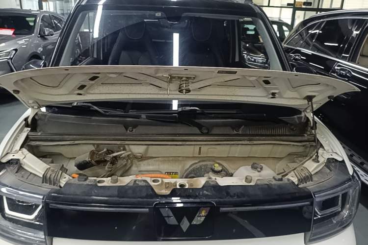 Used Wuling Hongguang MINIEV 2022 GAMEBOY 300km Enthusiast Model with Lithium Iron Phosphate Engine Bay