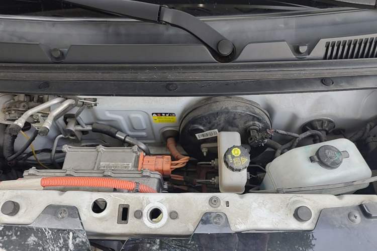 Used Wuling Hongguang MINIEV 2022 GAMEBOY 300km Enthusiast Model with Lithium Iron Phosphate Engine Bay
