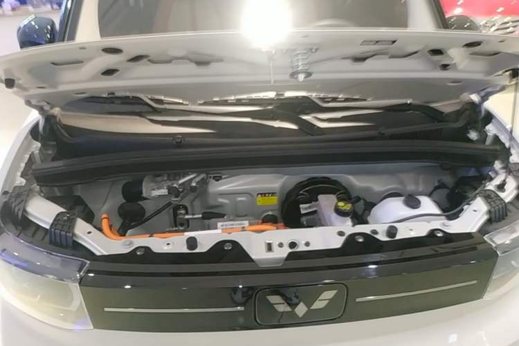 Used Wuling Hongguang MINIEV 2022 Macaron Fashion Edition Lithium-Nickel-Cobalt-Alpha-oxide Engine Bay
