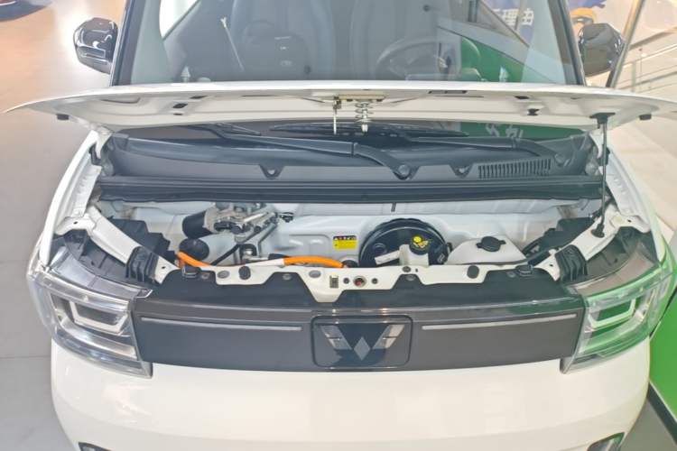 Used Wuling Hongguang MINIEV 2022 GAMEBOY 200km Gaming Edition with Lithium Iron Phosphate Engine Bay