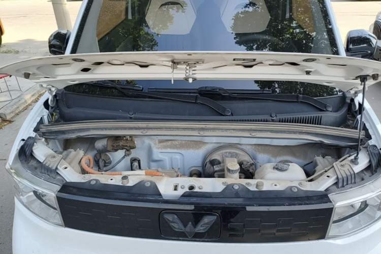 Used Wuling Hongguang MINIEV 2022 Macaron Fashion Model Lithium Iron Phosphate Engine Bay