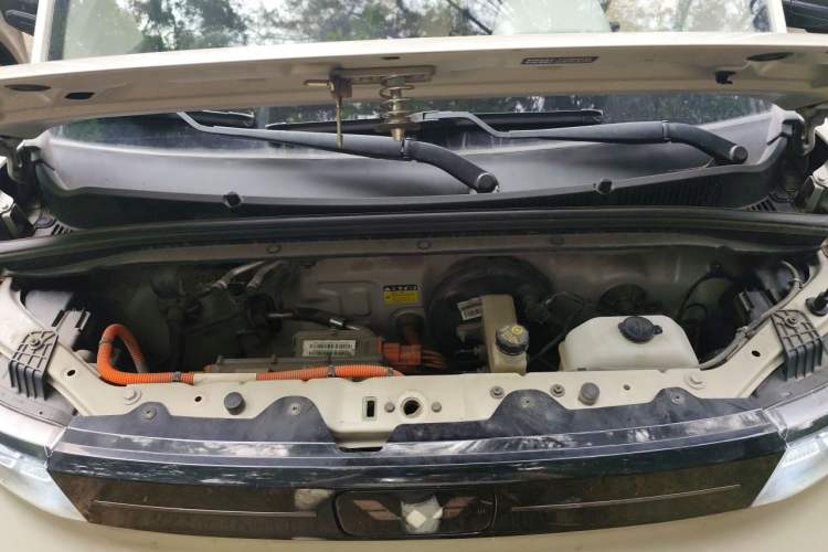 Used Wuling Hongguang MINIEV 2022 Macaron Premium Model – Lithium Iron Phosphate Engine Bay