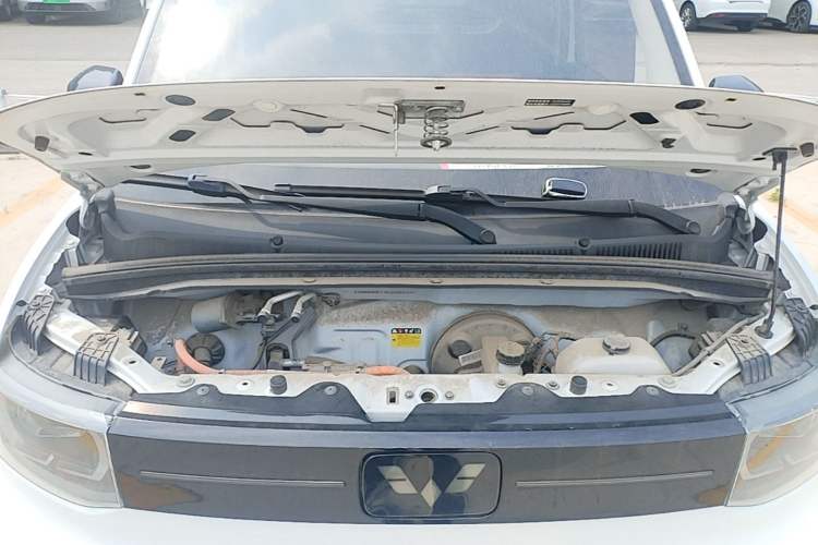 Used Wuling Hongguang MINIEV 2022 Easy Version Lithium-NMC Engine Bay