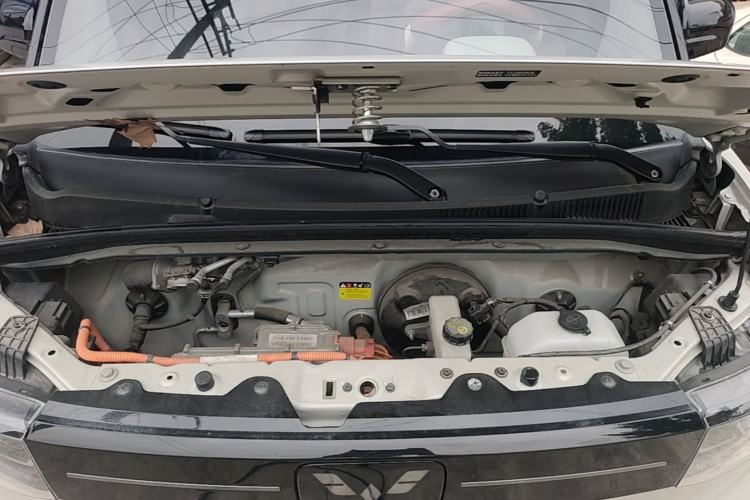 Used Wuling Hongguang MINIEV 2022 Macaron Fashion Model Lithium Iron Phosphate Engine Bay