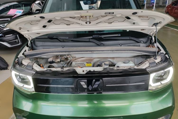 Used Wuling Hongguang MINIEV 2022 Macaron Fashion Edition Lithium-Nickel-Cobalt-Alpha-oxide Engine Bay