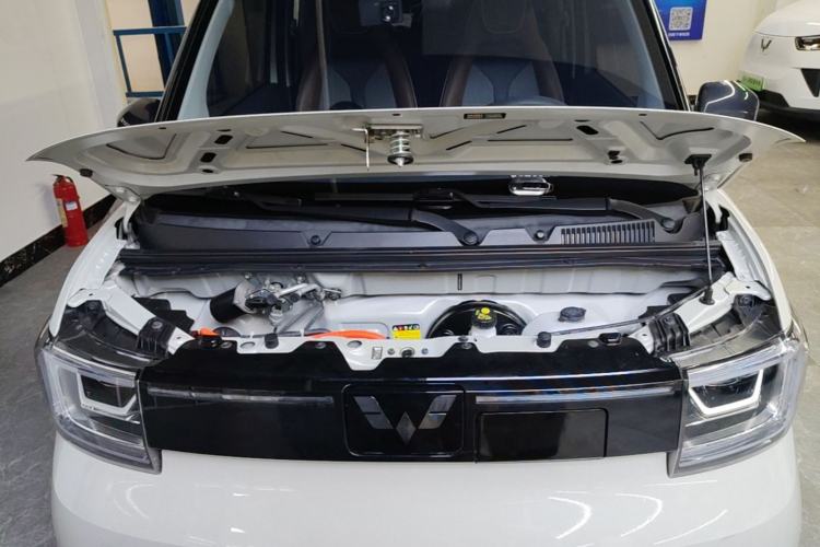 Used Wuling Hongguang MINIEV 2022 GAMEBOY 300km Enthusiast Model with Lithium Iron Phosphate Engine Bay