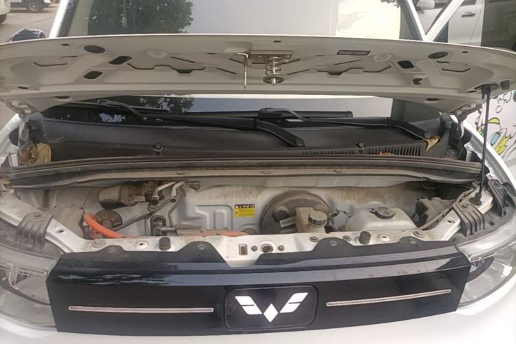 Used Wuling Hongguang MINIEV 2022 Zizai Version Lithium-NMC Engine Bay