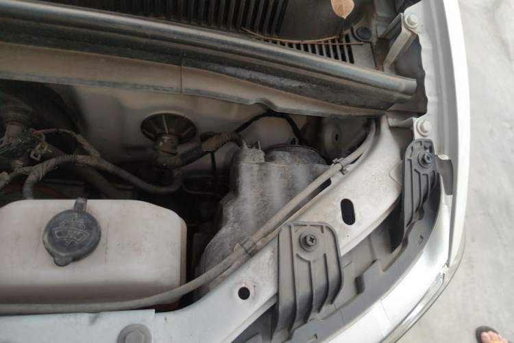 Used Wuling Hongguang MINIEV 2022 Zizai Version Lithium Iron Phosphate Engine Bay Left