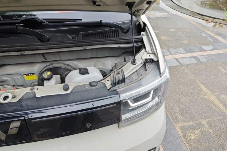 Used Wuling Hongguang MINIEV 2022 GAMEBOY 200km Gaming Edition with Lithium Iron Phosphate Engine Bay Left