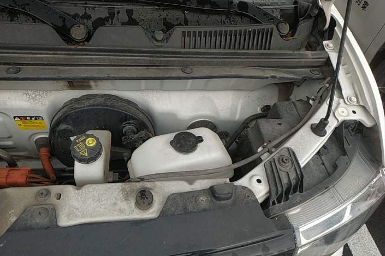 Used Wuling Hongguang MINIEV 2022 GAMEBOY 200km Gaming Edition with Lithium Iron Phosphate Engine Bay Left