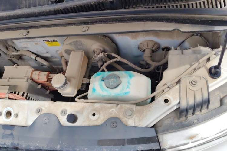 Used Wuling Hongguang MINIEV 2022 Macaron Premium Model – Lithium Ternary Battery Engine Bay Left